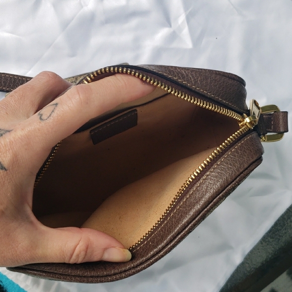 Gucci Beige and Brown Crossbody Bag with Gold Accents - Picture 5 of 6